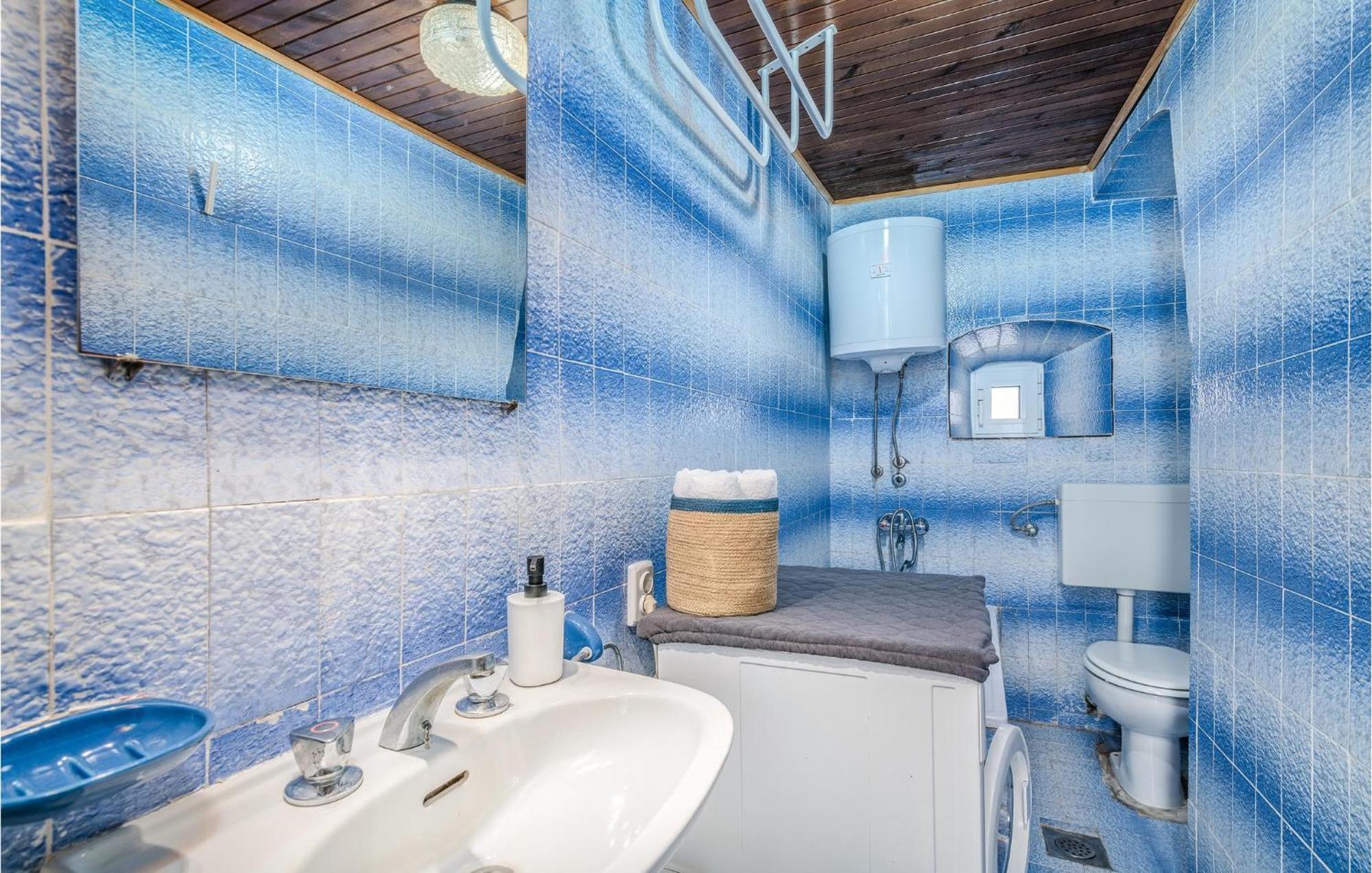 2 Bedroom Gorgeous Home In Baska エクステリア 写真